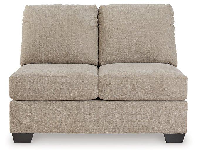 Brogan Bay 3-Piece Sectional with Cuddler