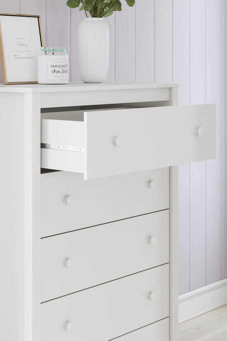 Hallityn Chest of Drawers - Bobby Furniture (Gaithersburg, MD)