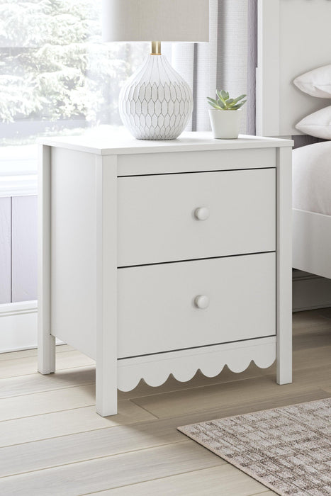 Hallityn Nightstand - Bobby Furniture (Gaithersburg, MD)